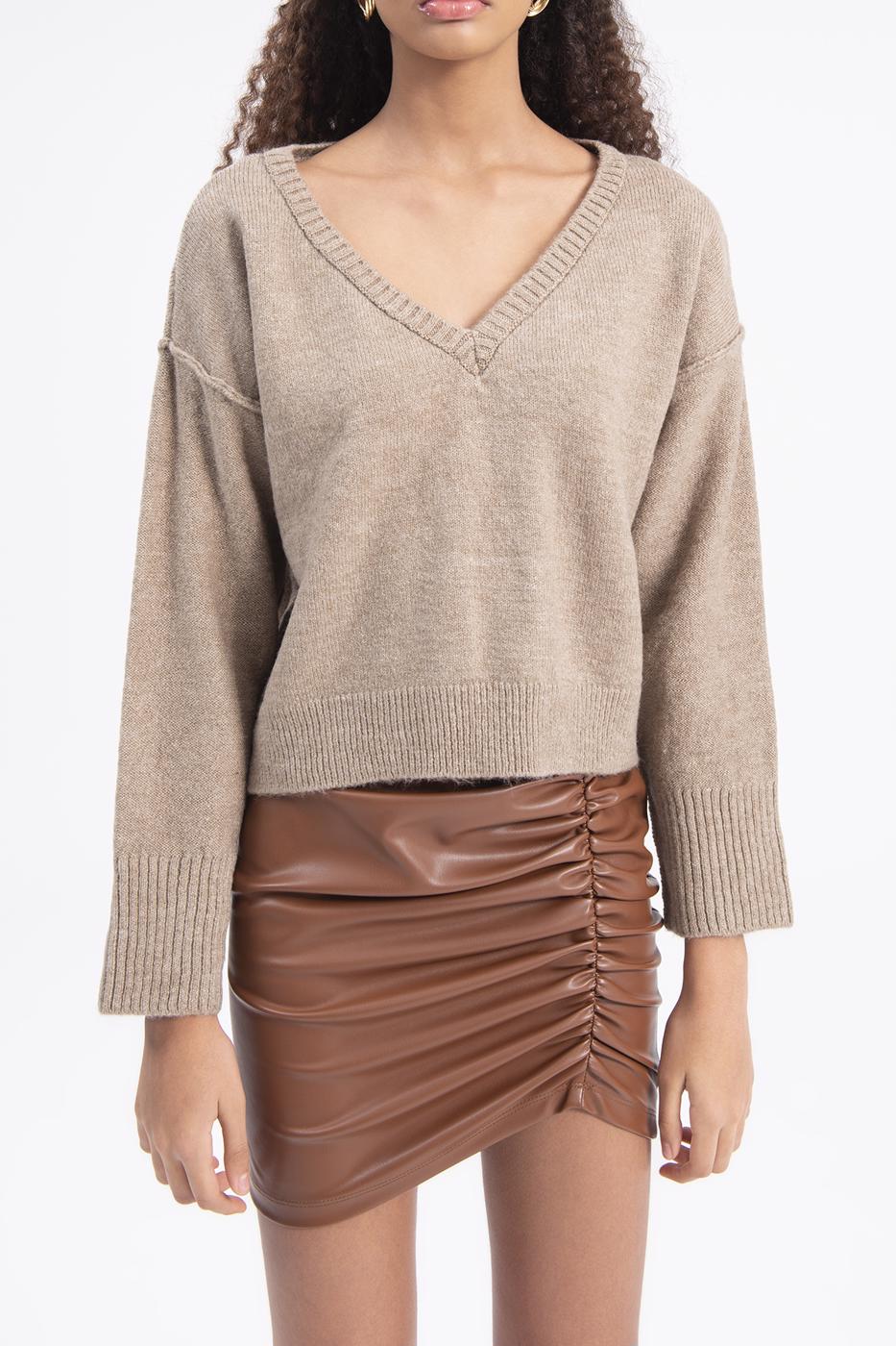 Bayan Bej V Yakalı Triko Kazak