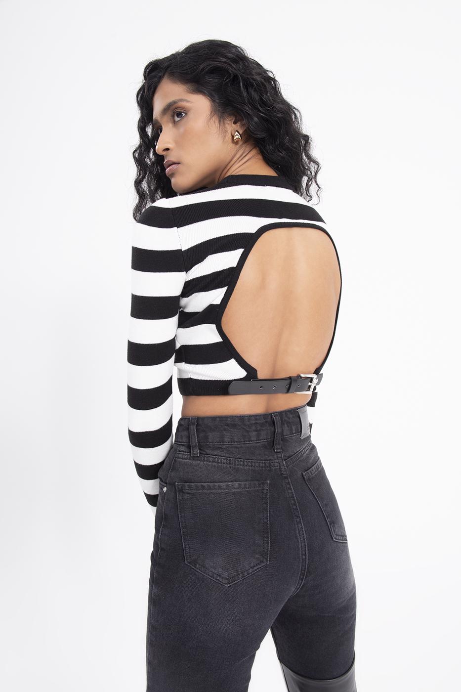 Bayan Siyah Sırt Dekolteli Triko Top