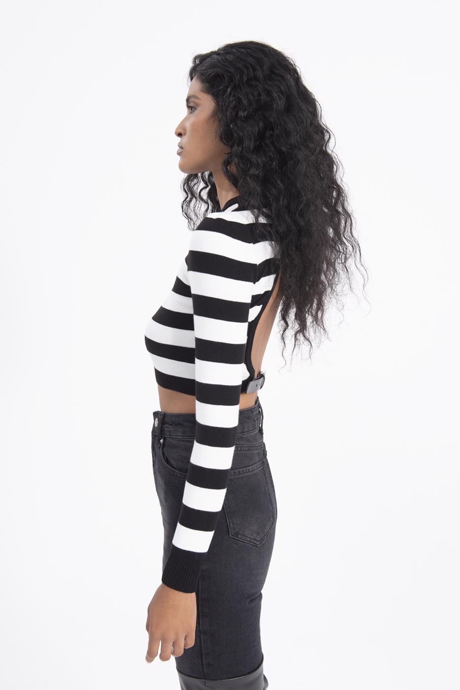 Bayan Siyah Sırt Dekolteli Triko Top