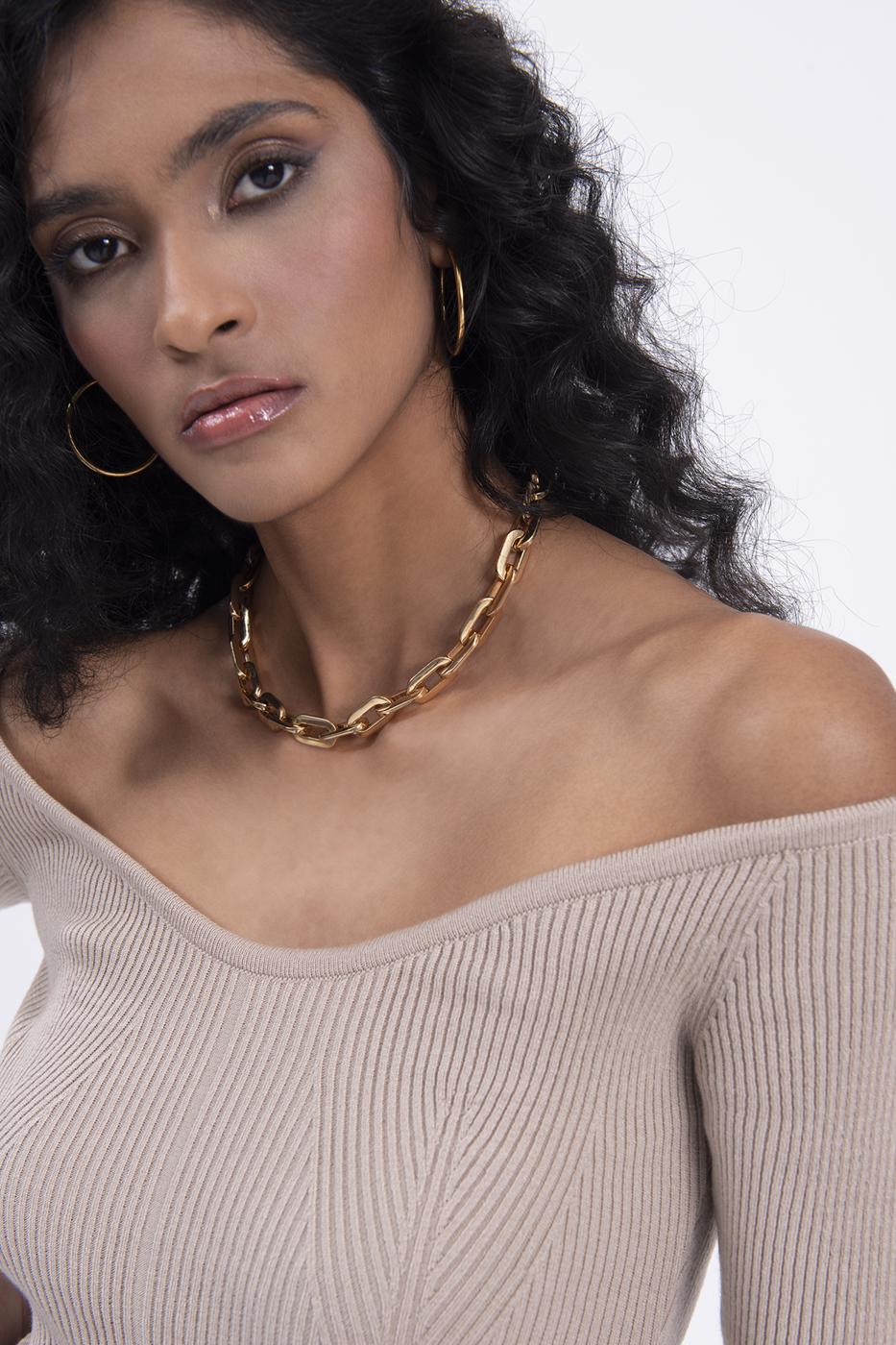 Bayan Bej Geniş Yaka Dekolteli Triko Top