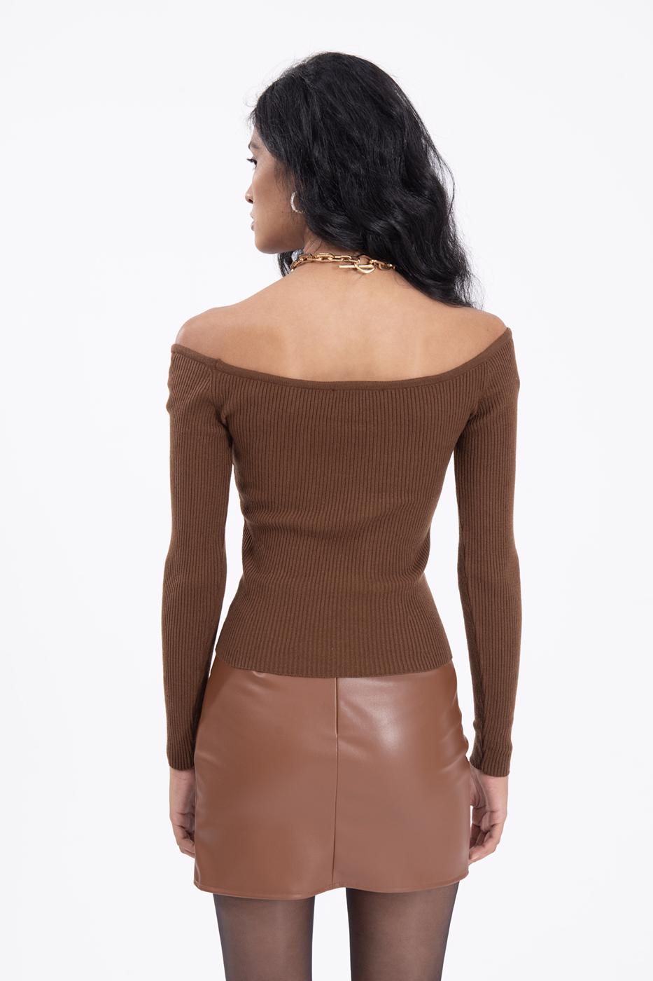 Bayan Kahverengi Geniş Yaka Dekolteli Triko Top