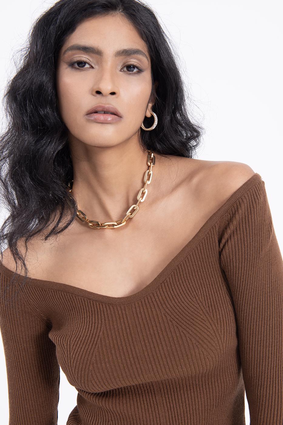 Bayan Kahverengi Geniş Yaka Dekolteli Triko Top