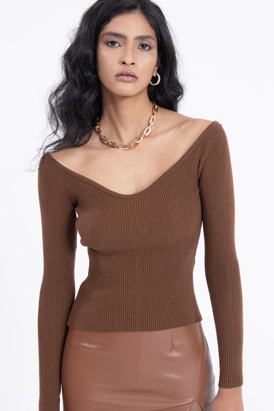Bayan Kahverengi Geniş Yaka Dekolteli Triko Top