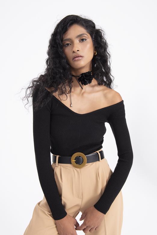 Bayan Siyah Geniş Yaka Dekolteli Triko Top - BSL