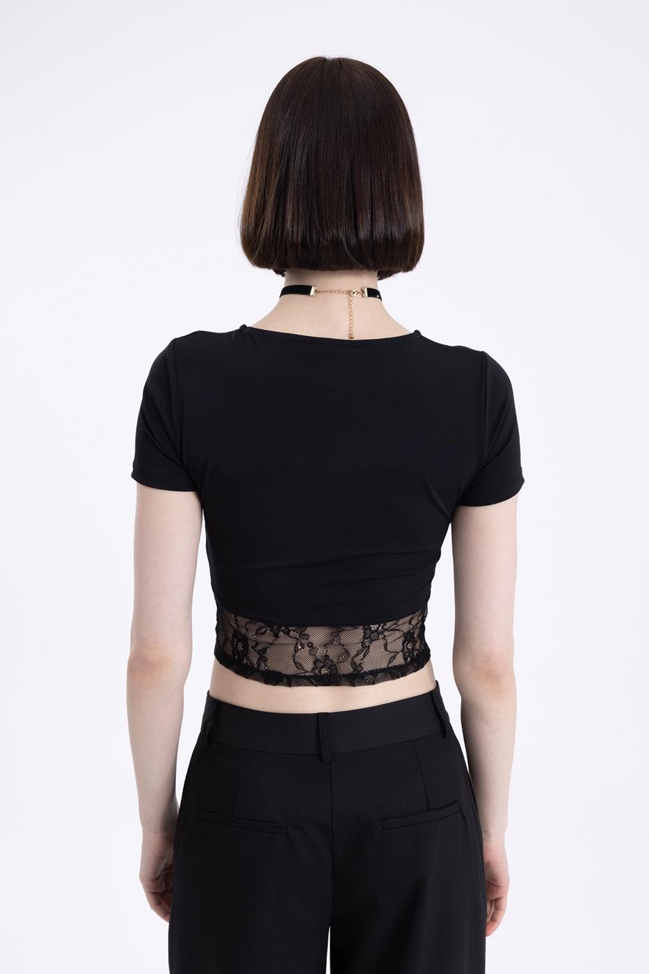 Bayan Siyah Dantel Detaylı Crop Body