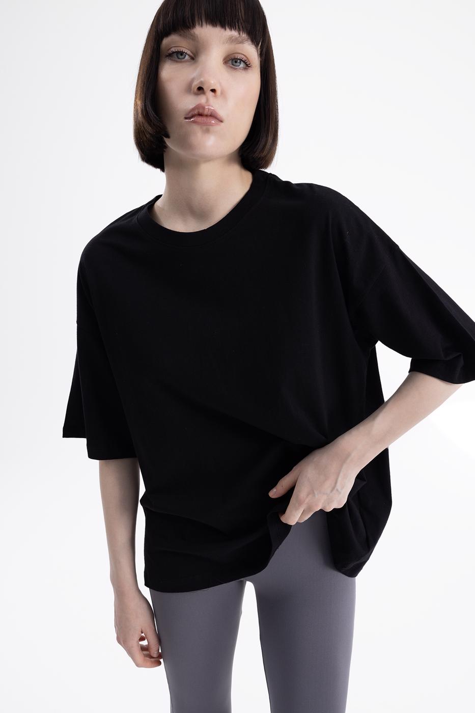 Bayan Siyah Oversize Basıc Tshırt