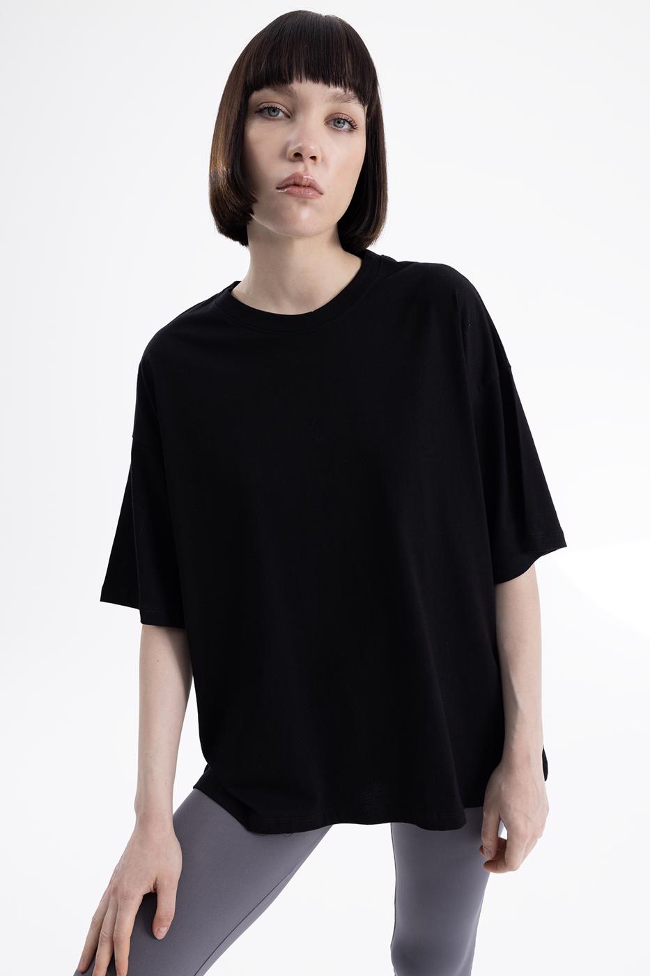 Bayan Siyah Oversize Basıc Tshırt