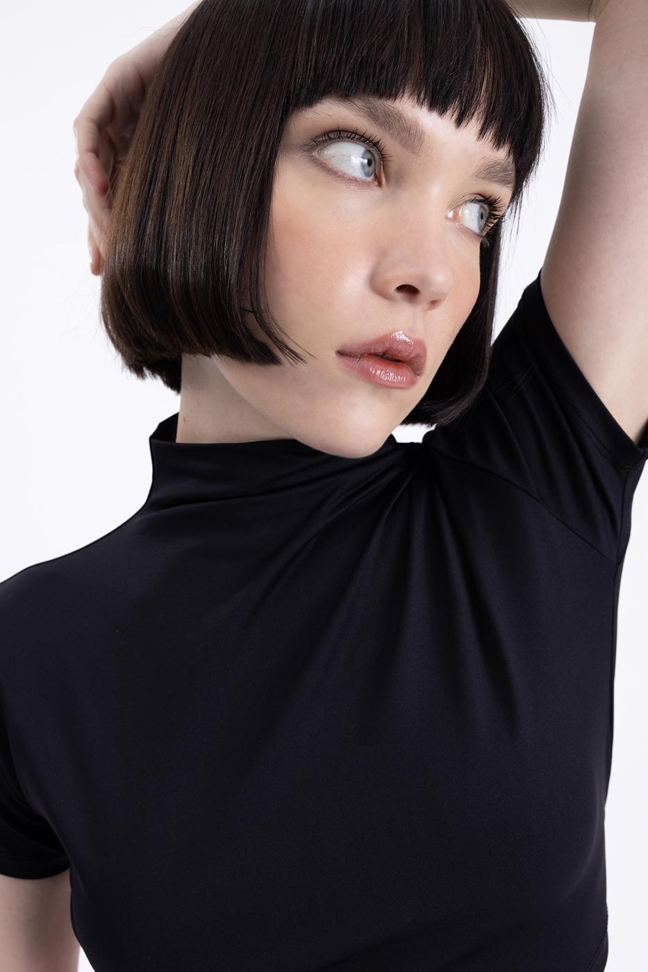 Bayan Siyah Sırt  Dekolteli  Crop Top