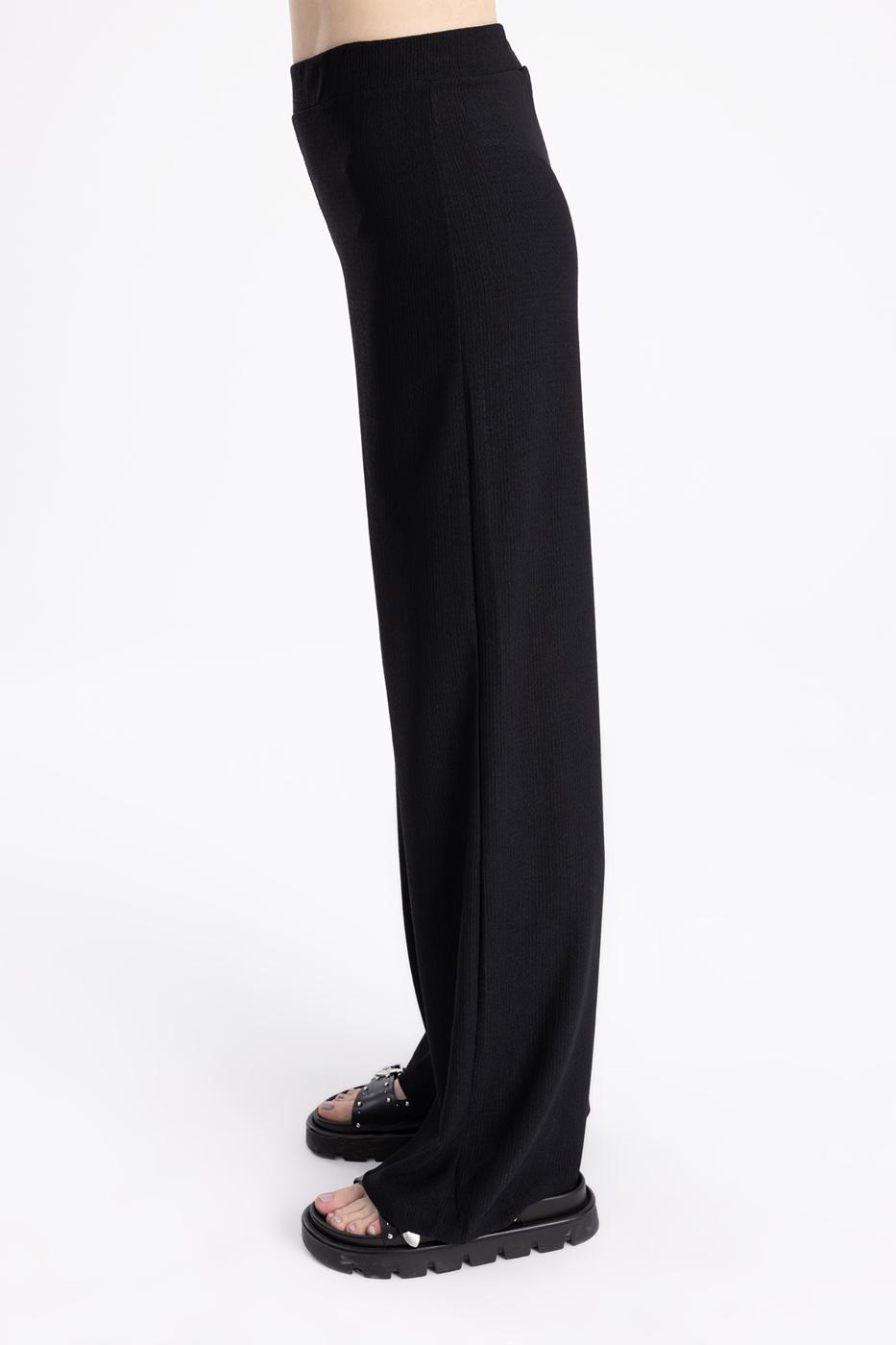 Bayan Siyah Düz  Kesim Bol Pantolon