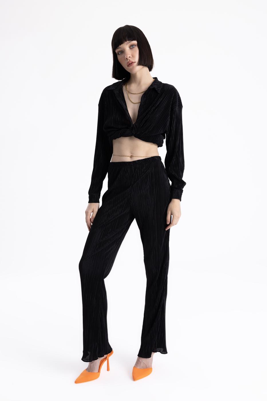 Bayan Siyah Piliseli İspanyol Paça Pantolon