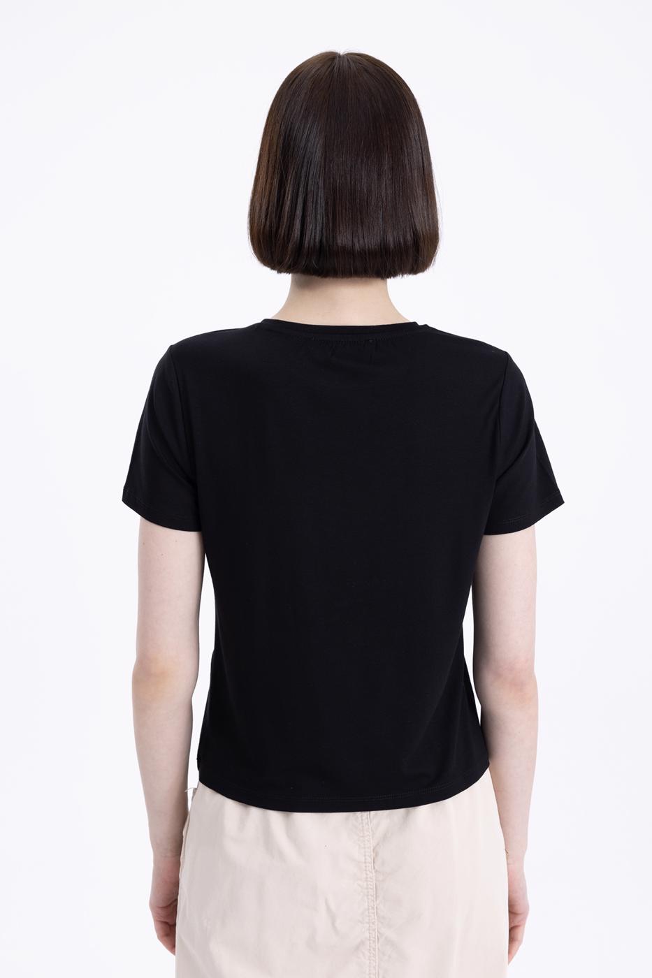 Bayan Siyah Flok Baskılı Basıc Tshırt