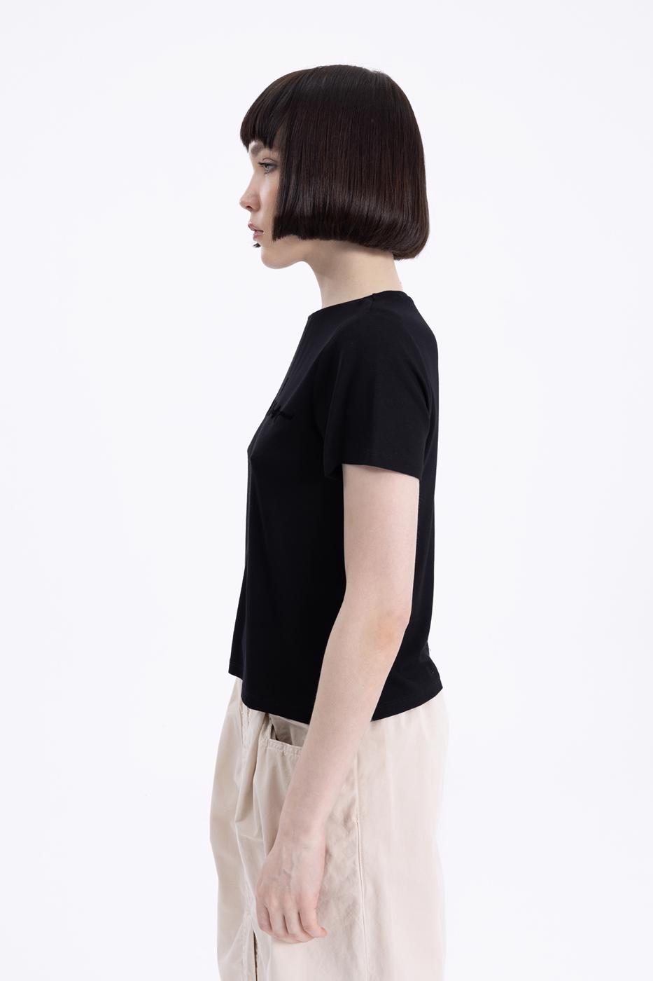 Bayan Siyah Flok Baskılı Basıc Tshırt