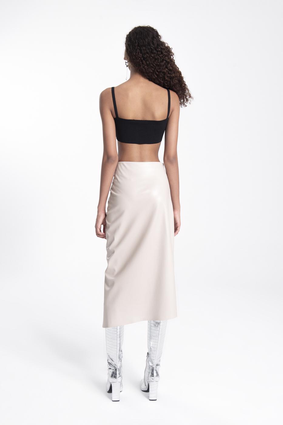 Bayan Taş Drapeli Yıtmaçlı Suni Deri Midi Etek