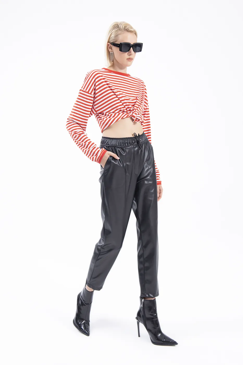 Bayan Siyah Beli  Lastikli Düz Kesim Suni Deri Pantolon