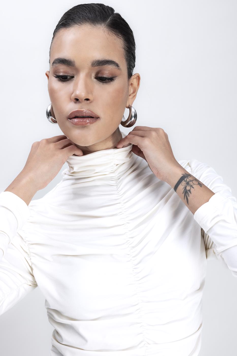 Bayan Krem Dik Yakalı Drapeli Top