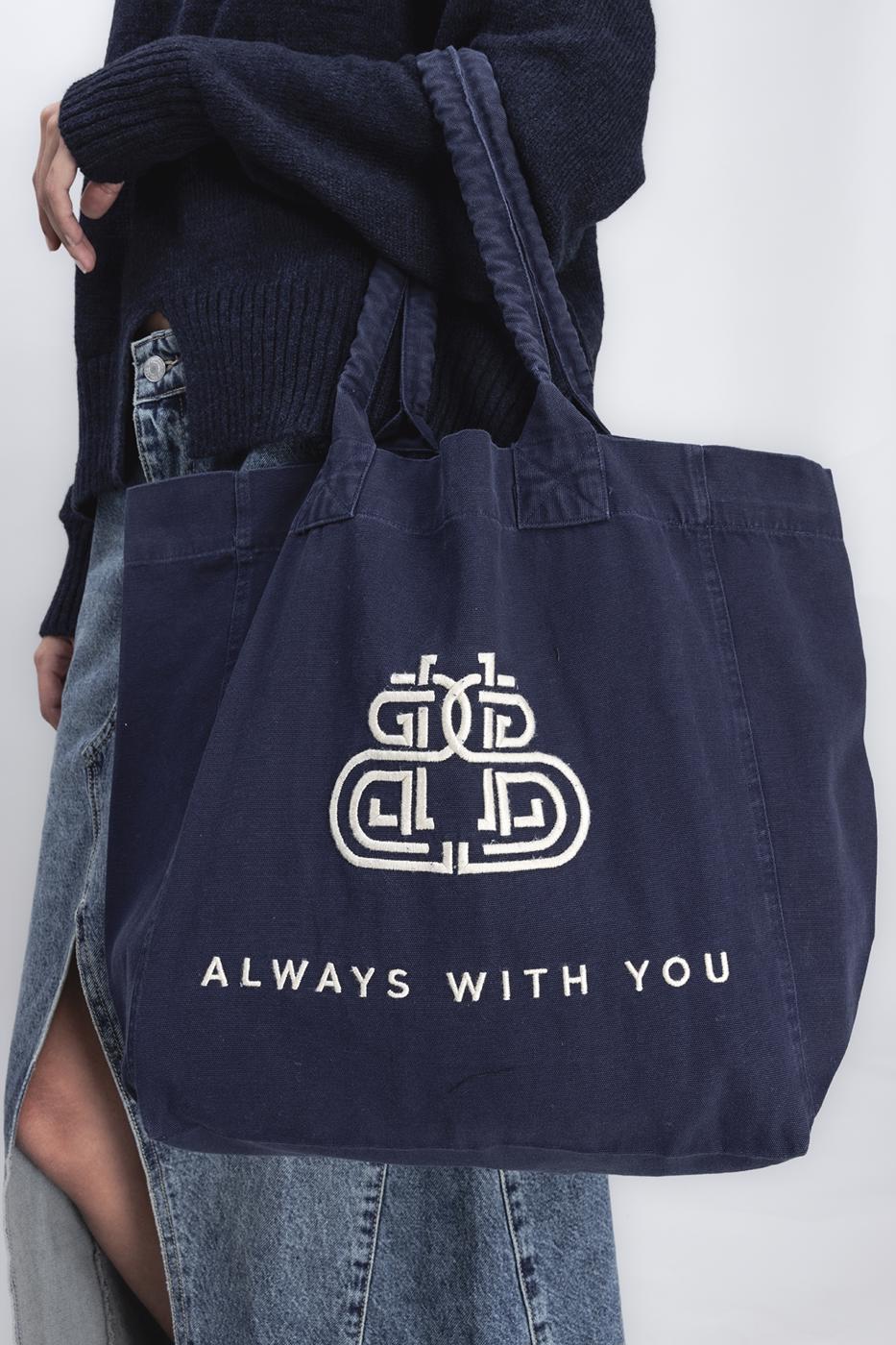 Bayan Lacivert Nakışlı Bez Çanta