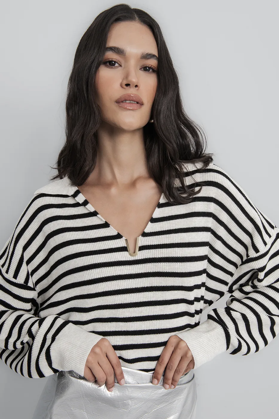 Bayan Ekru Çizgili Yakalı Triko Kazak