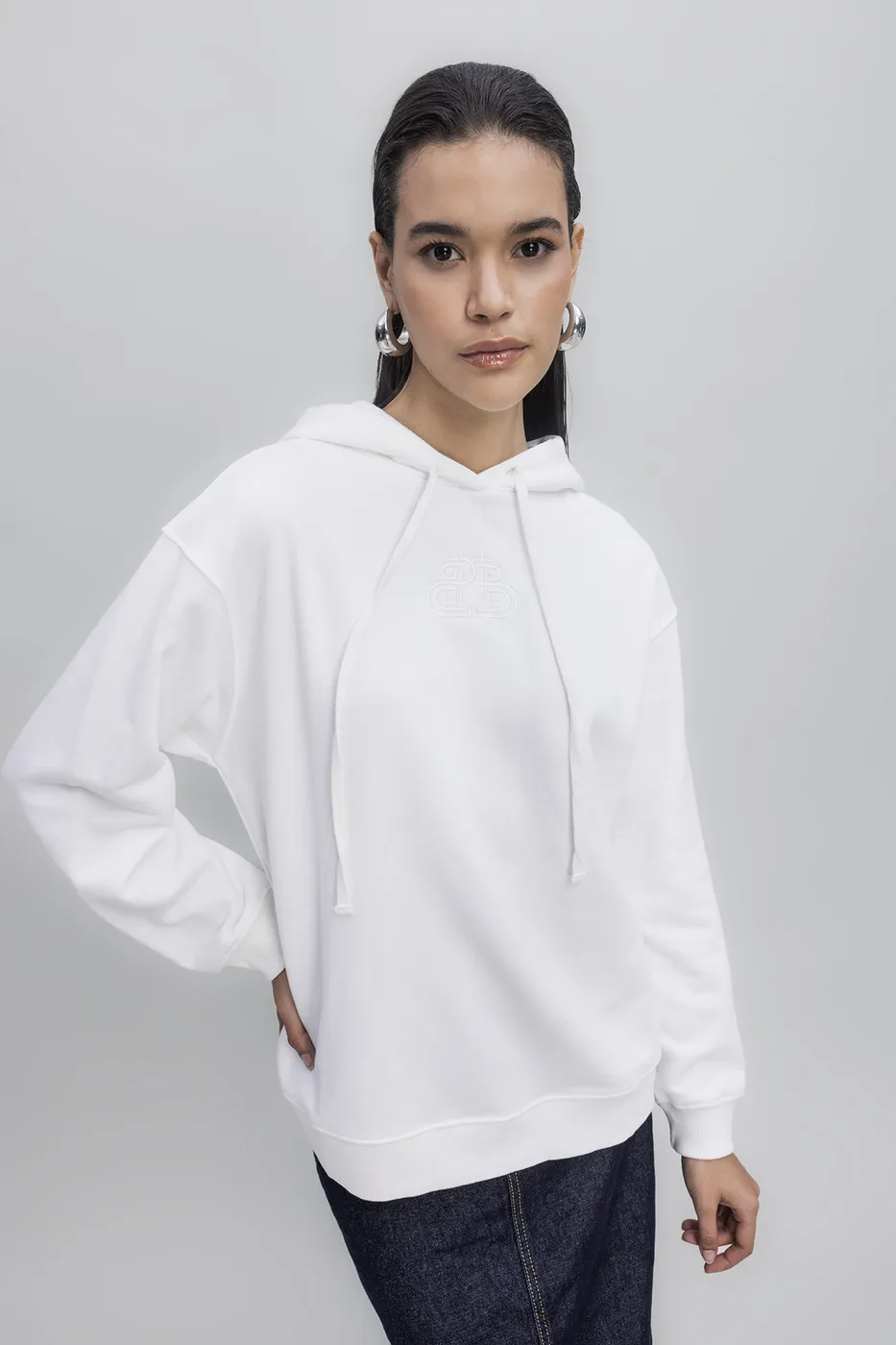 Bayan Ekru Kapüşonlu Nakışlı Sweatshirt