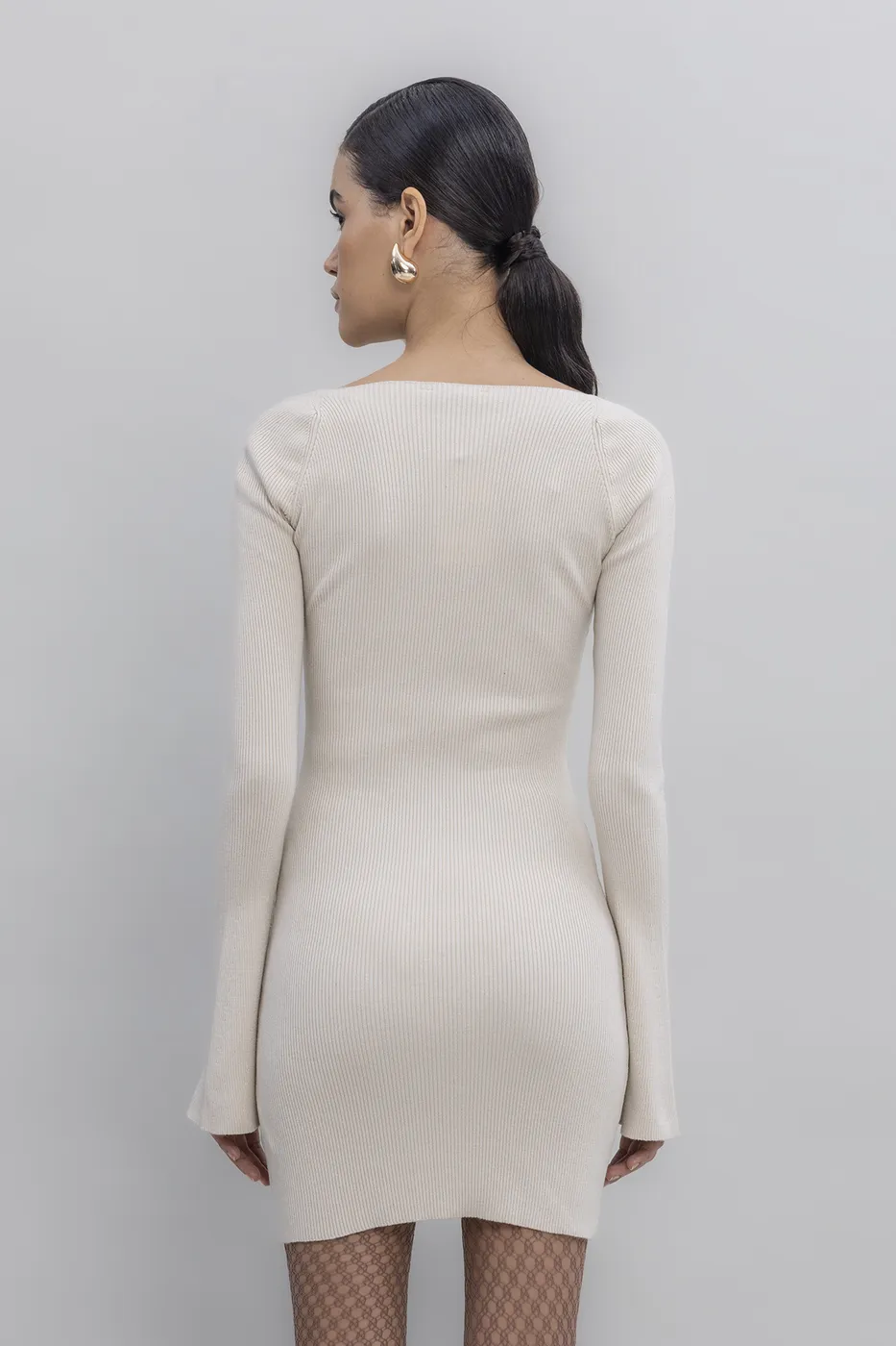 Bayan Bej Uzun Kollu Öpücük Yaka Yırtmaçlı Mini Triko Elbise