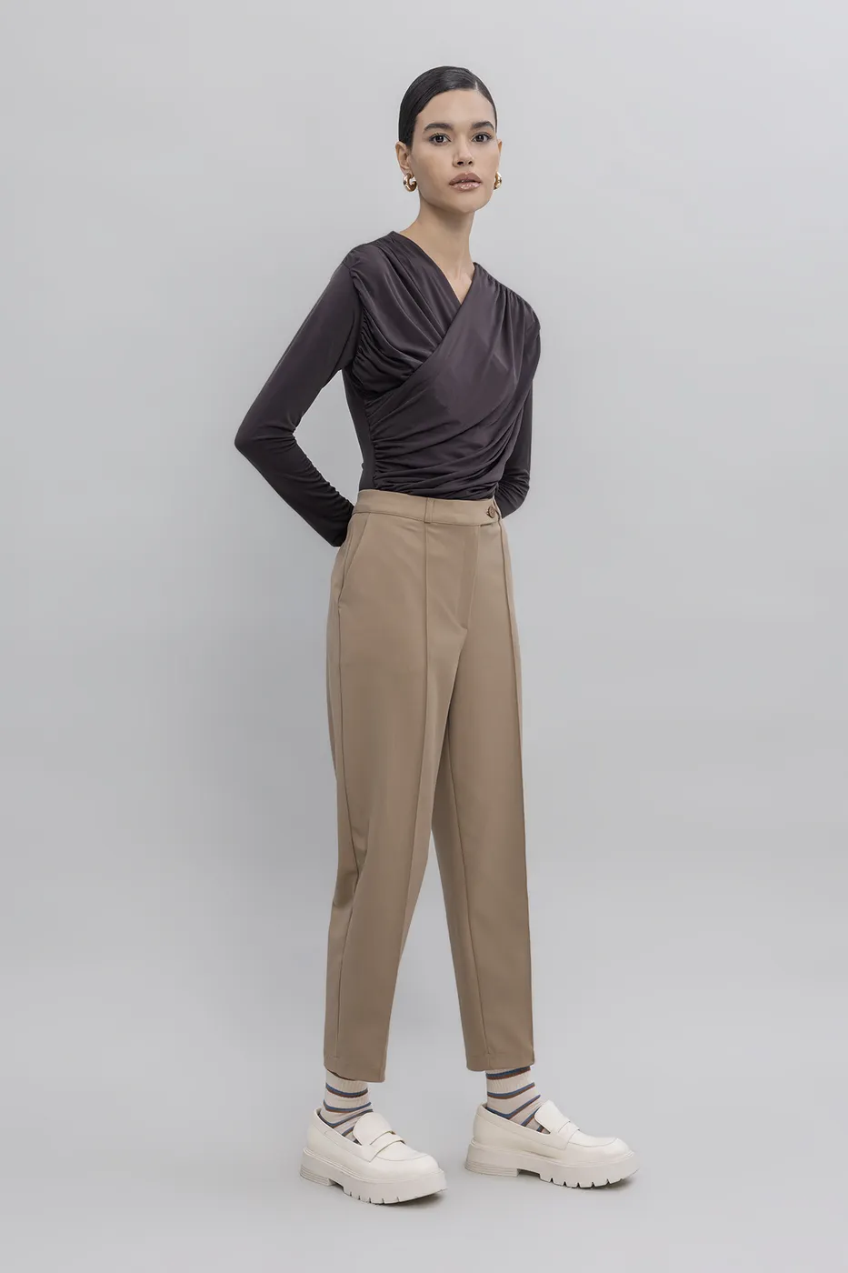 Bayan Bej Dar Paça Klasik Pantolon