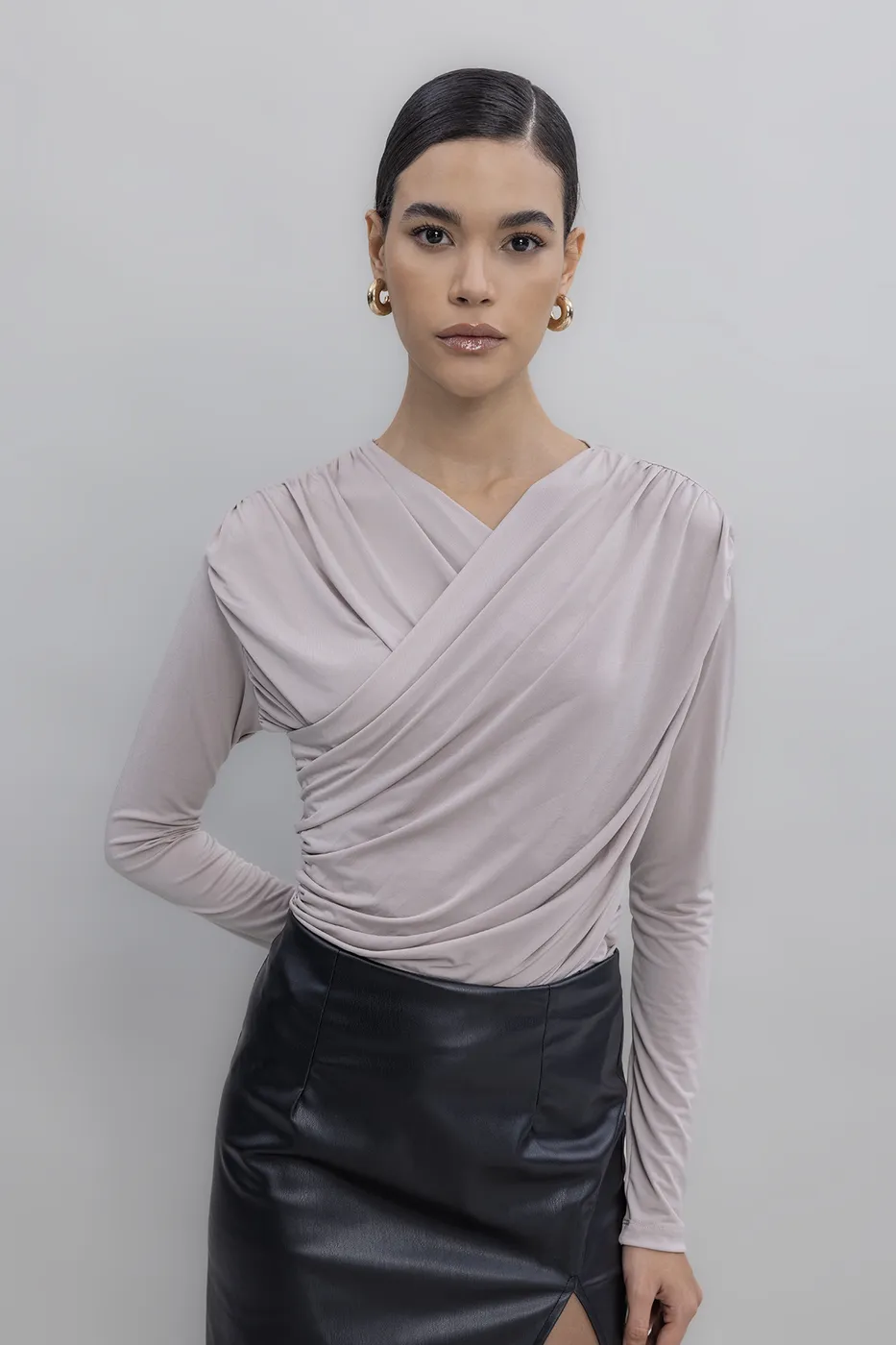 Bayan Bej Çapraz Yakalı Drapeli Bodysuit