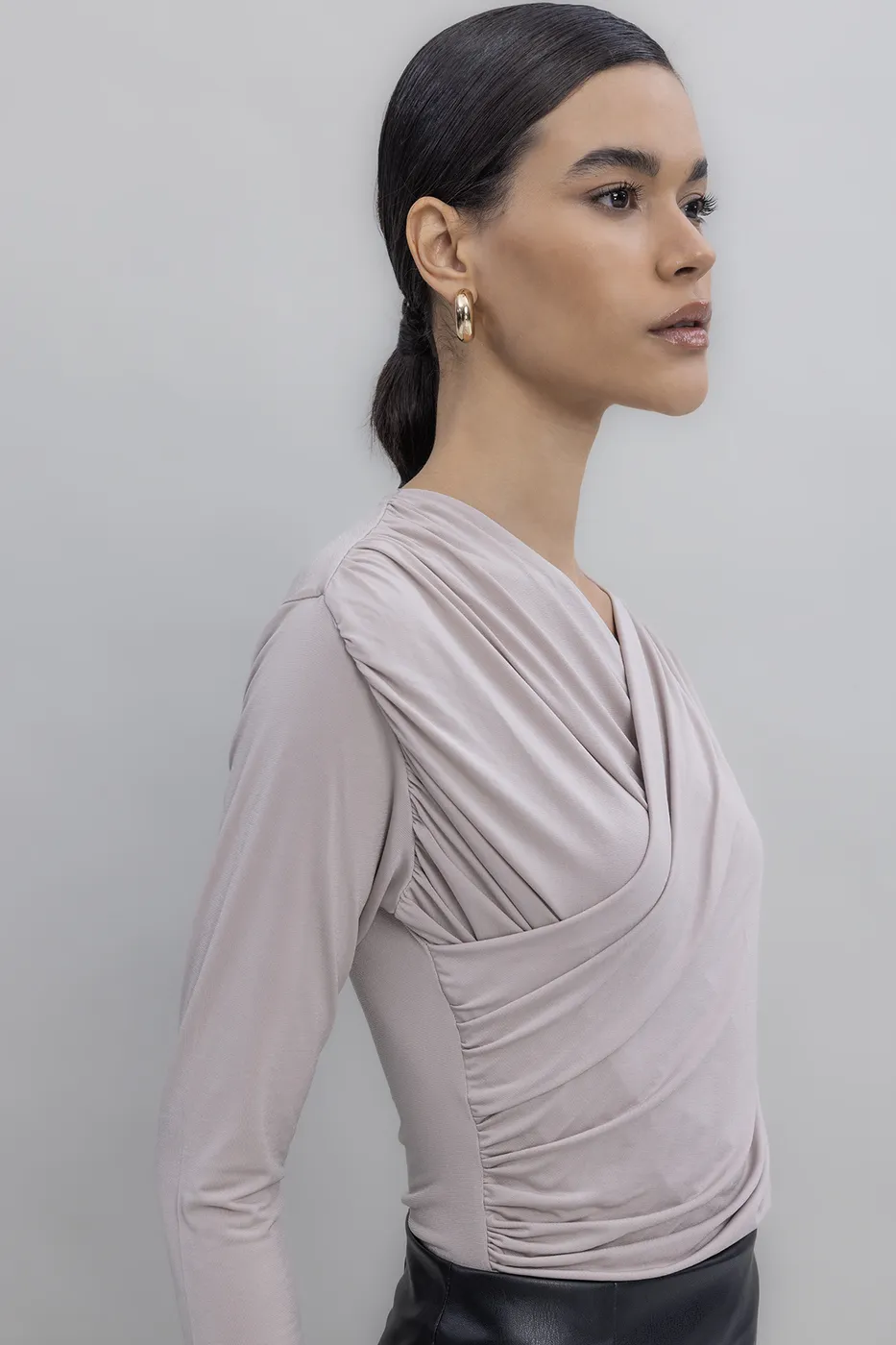 Bayan Bej Çapraz Yakalı Drapeli Bodysuit