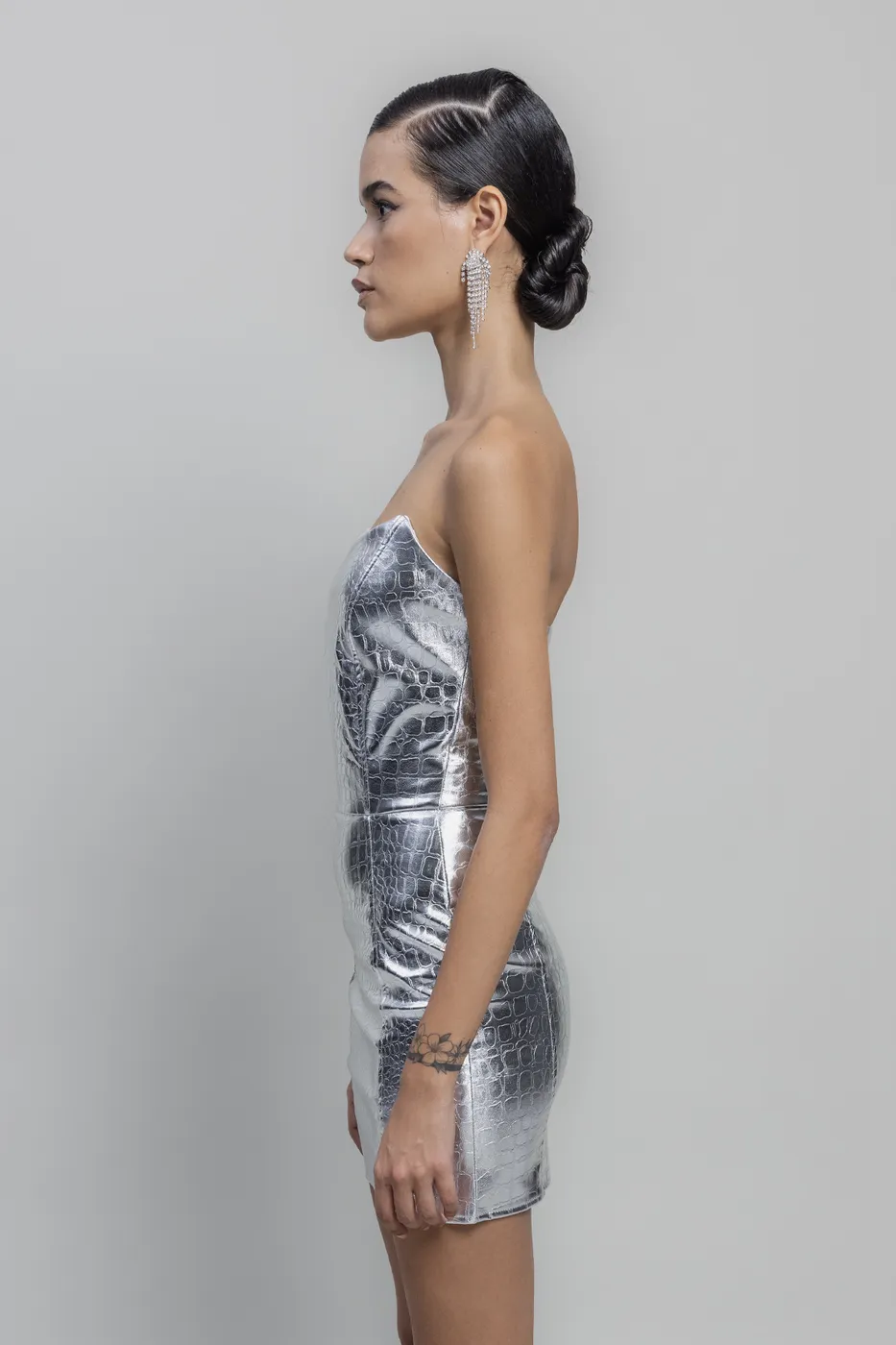 Bayan Gümüş Varaklı Straplez Mini Elbise
