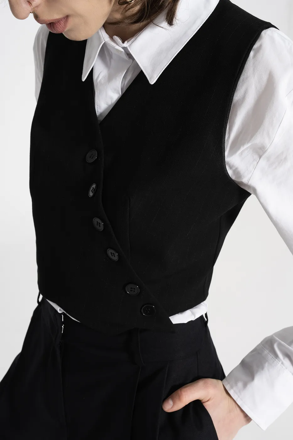 Bayan Siyah Düğmeli Yelek