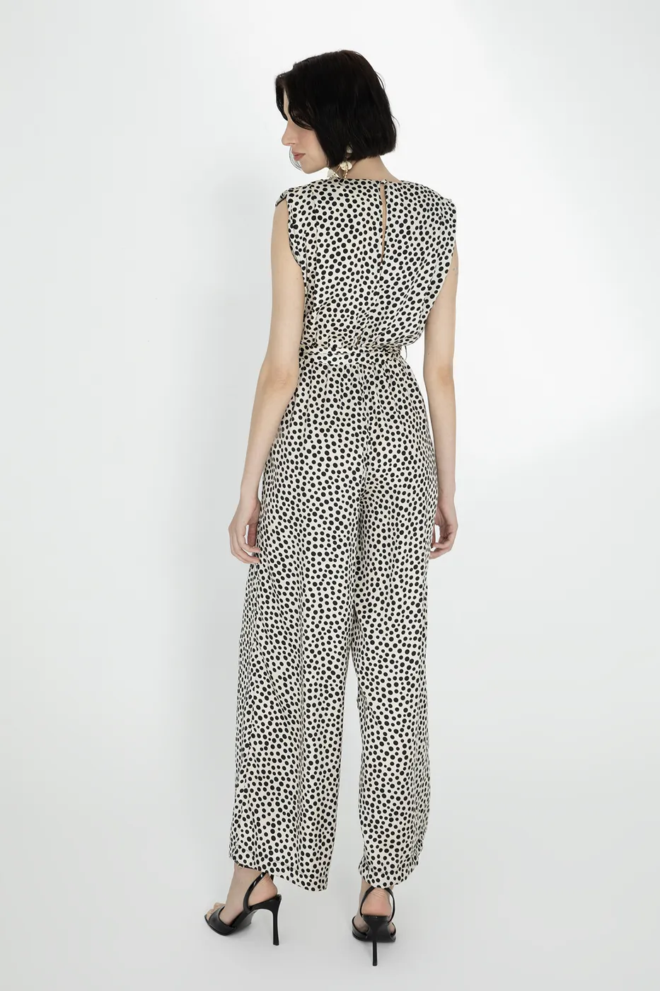 Bayan Ekru Degaje  Yakalı  Kolsuz Tulum