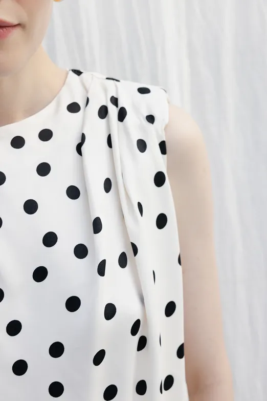 Bayan Ekru Kolsuz Saten Bluz - BSL