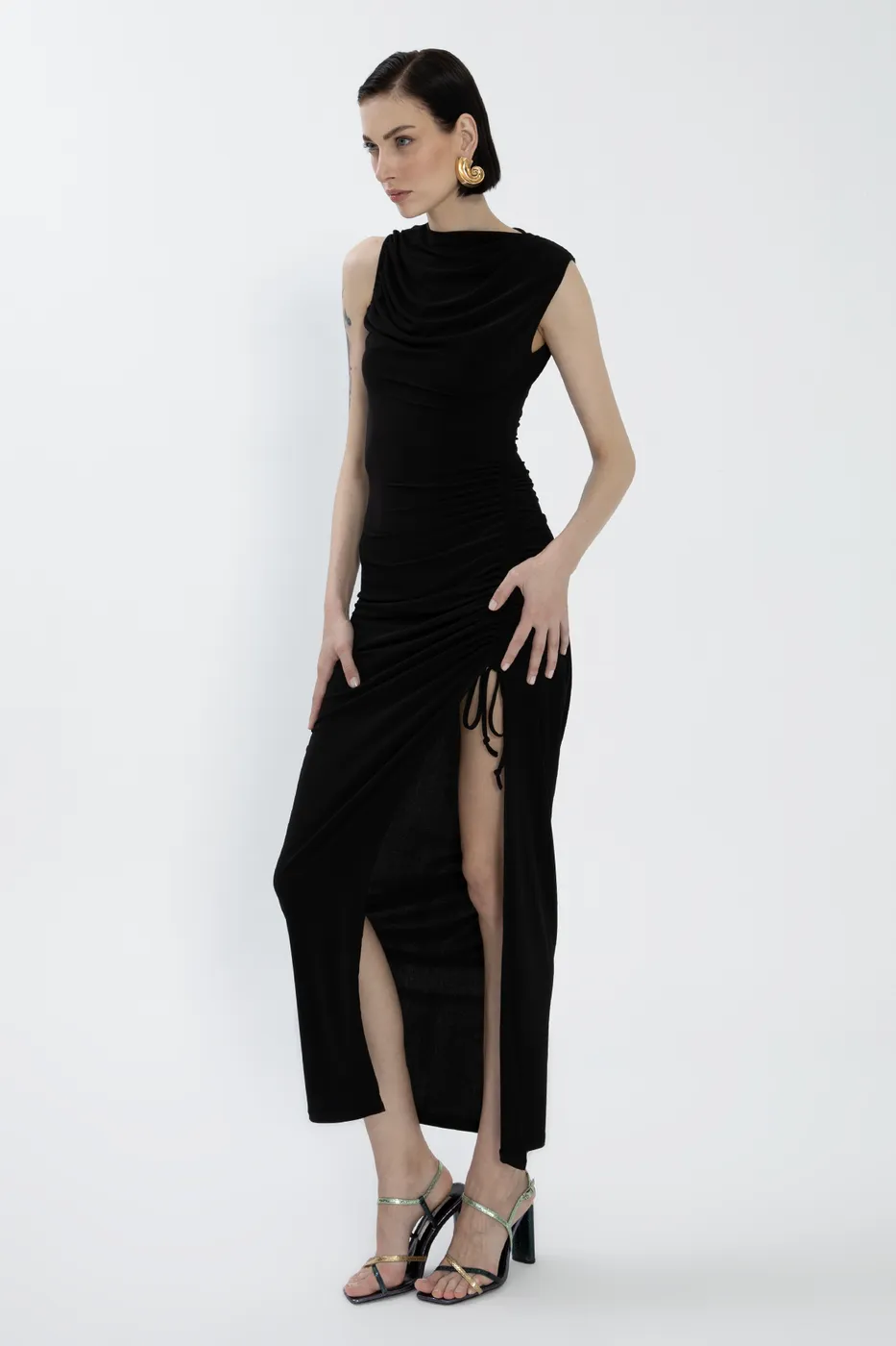 Bayan Siyah Derin Yırtmaçlı Midi Kalem elbise