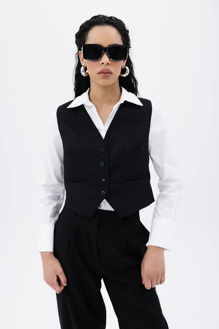 Bayan Siyah Düğmeli Fit Yelek