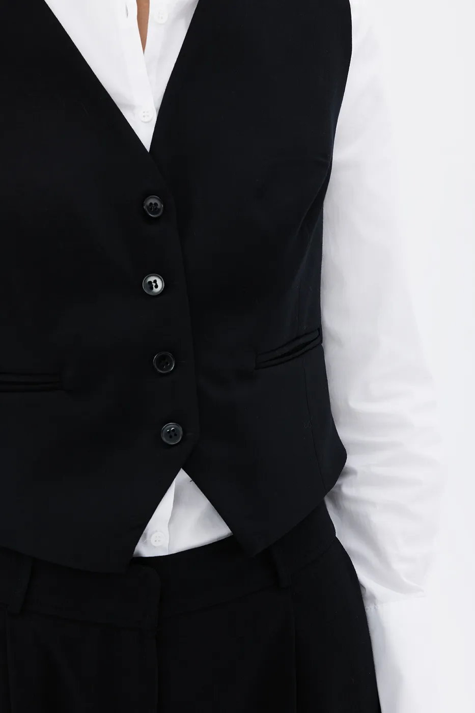 Bayan Siyah Düğmeli Fit Yelek