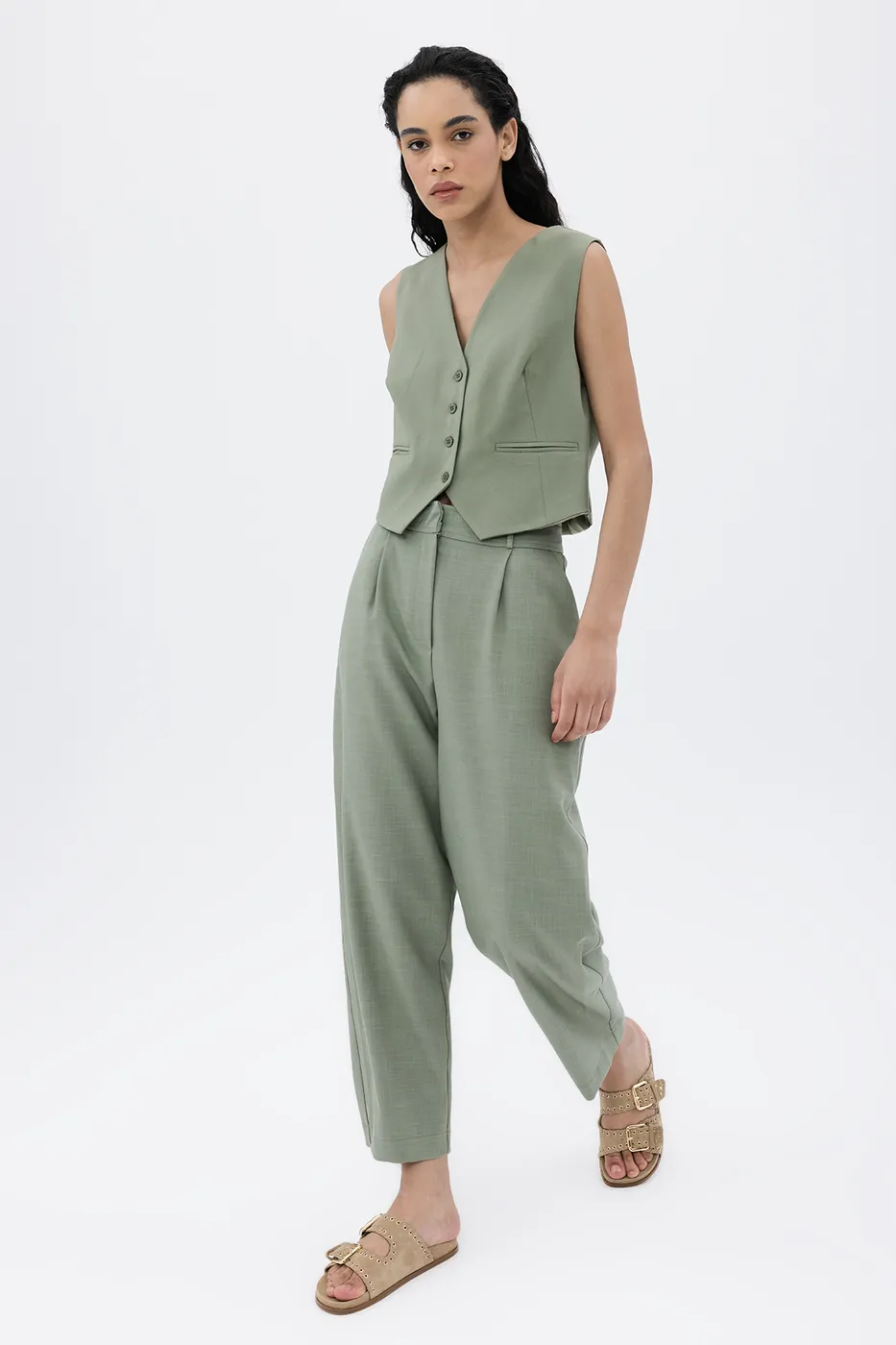 Bayan Haki Pileli Havuç Pantolon