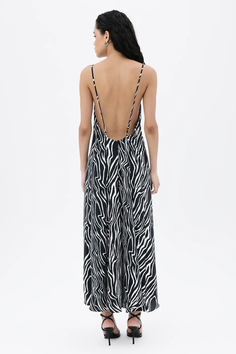 Bayan Siyah Sırt Dekolteli Askılı Maksi Elbise