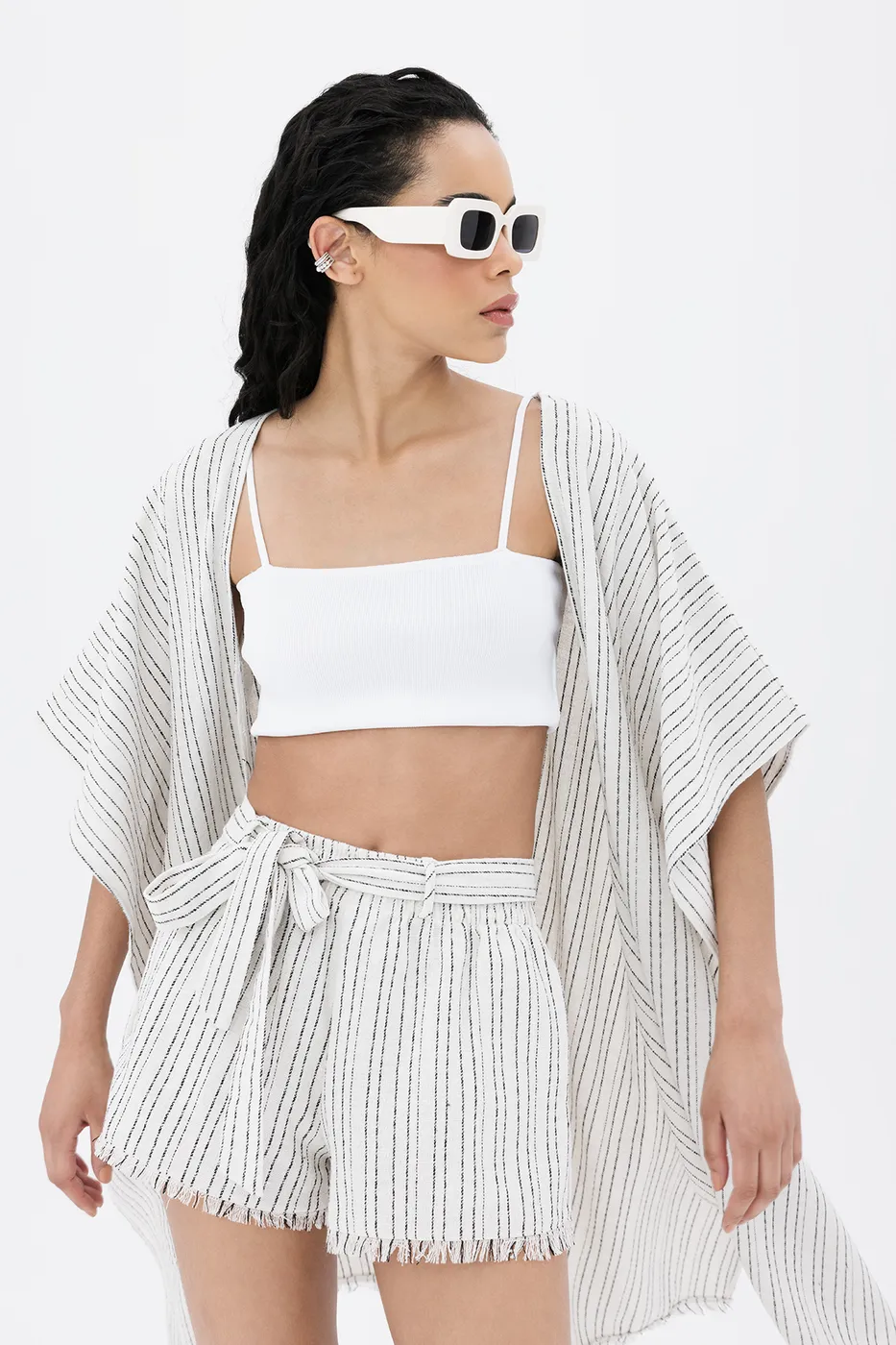 Bayan Ekru Keten Püsküllü Mini Şort