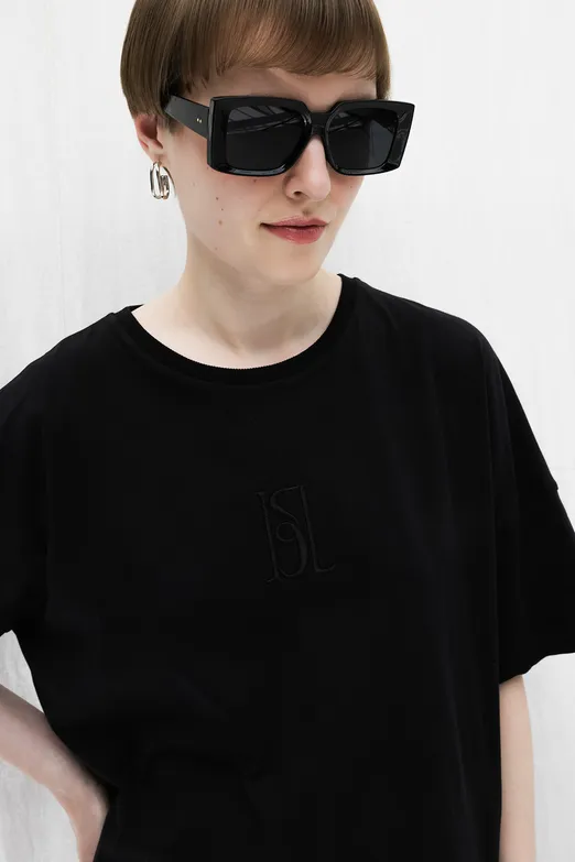 Bayan Siyah Nakışlı Basic Tshirt - BSL