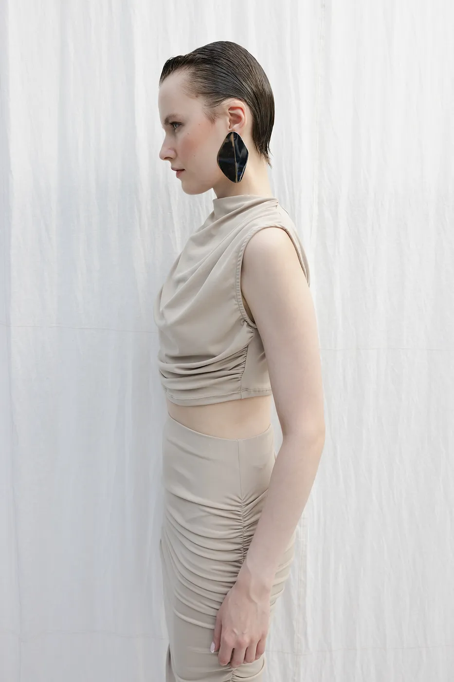 Bayan Bej Dik Degaje Yakalı Crop Bluz