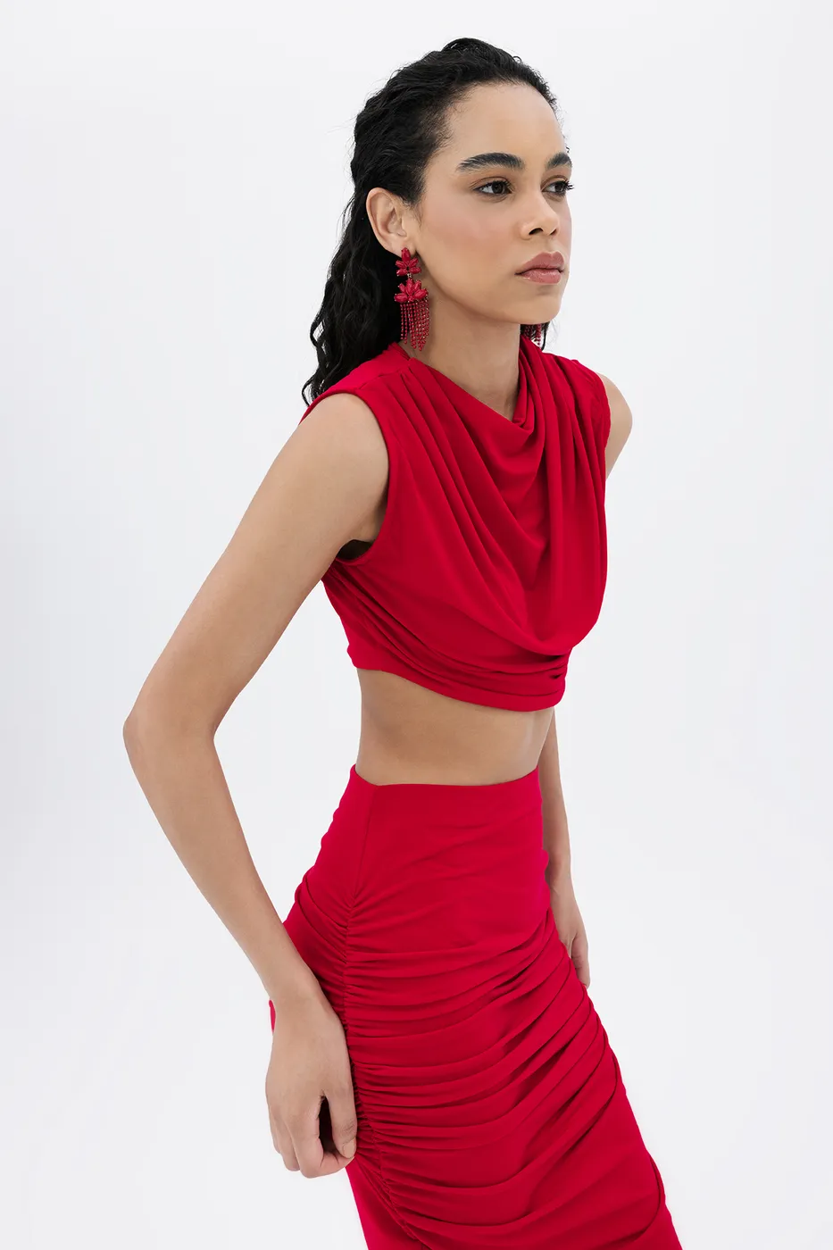 Bayan Kırmızı Dik Degaje Yakalı Crop Bluz