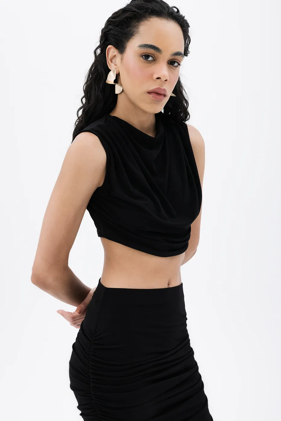 Bayan Siyah Dik Degaje Yakalı Crop Bluz