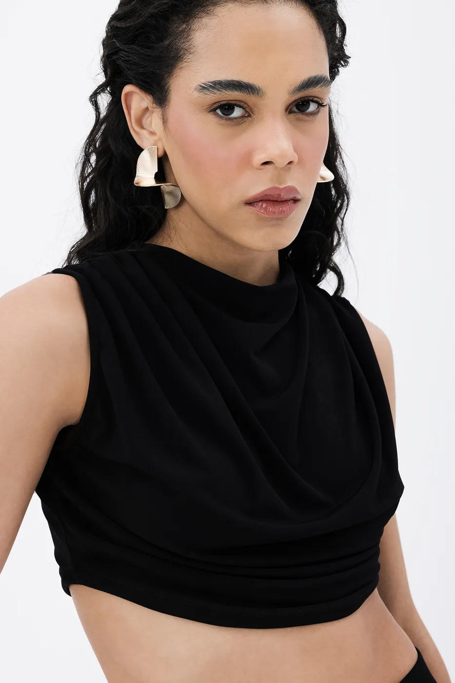 Bayan Siyah Dik Degaje Yakalı Crop Bluz