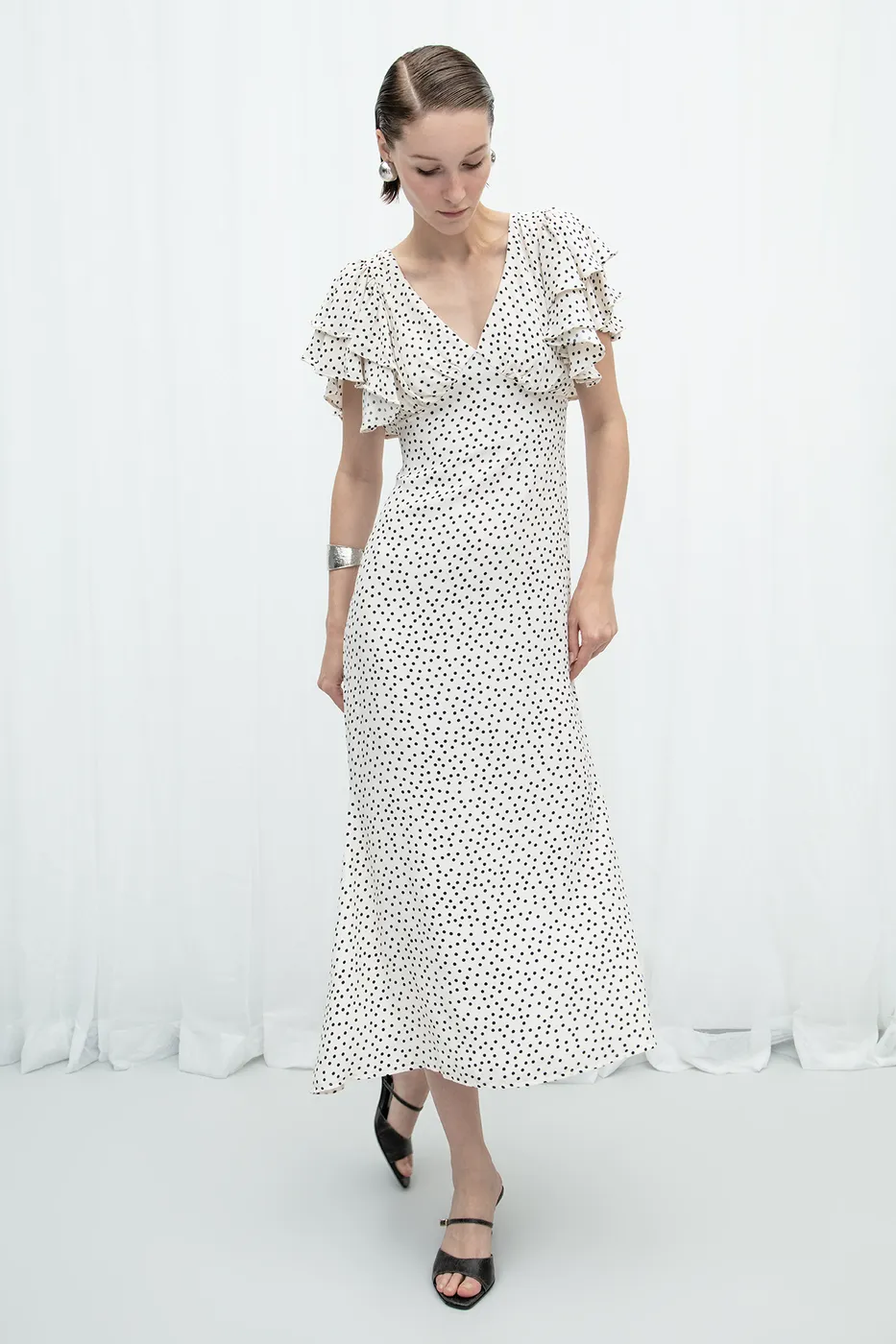 Bayan Ekru Kolları Fırfırlı Midi Elbise