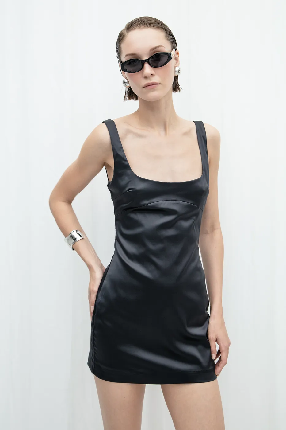 Bayan Siyah Vücuda Oturan Mini Elbise