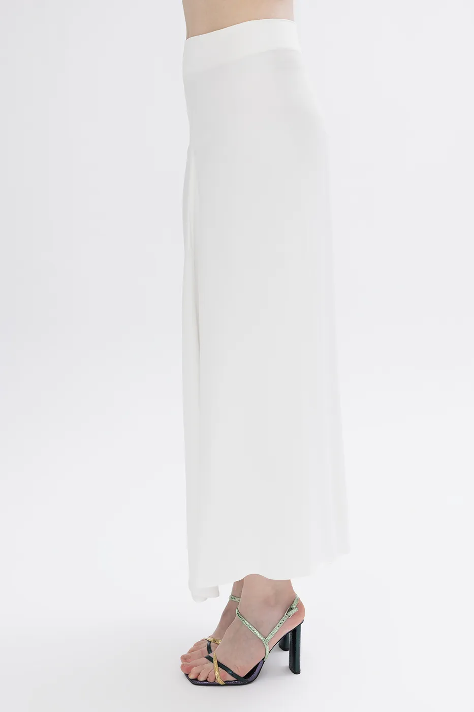 Bayan Beyaz Saten Midi Boy Etek