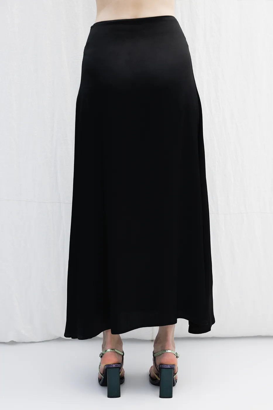 Bayan Siyah Saten Midi Boy Etek