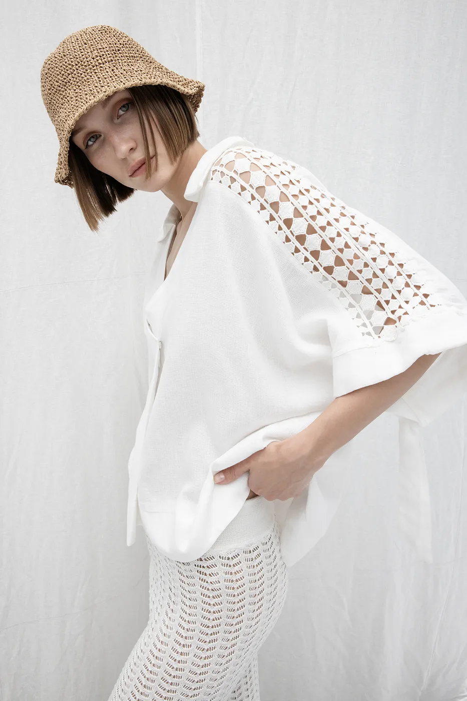 Bayan Ekru Dantel Detaylı Bluz