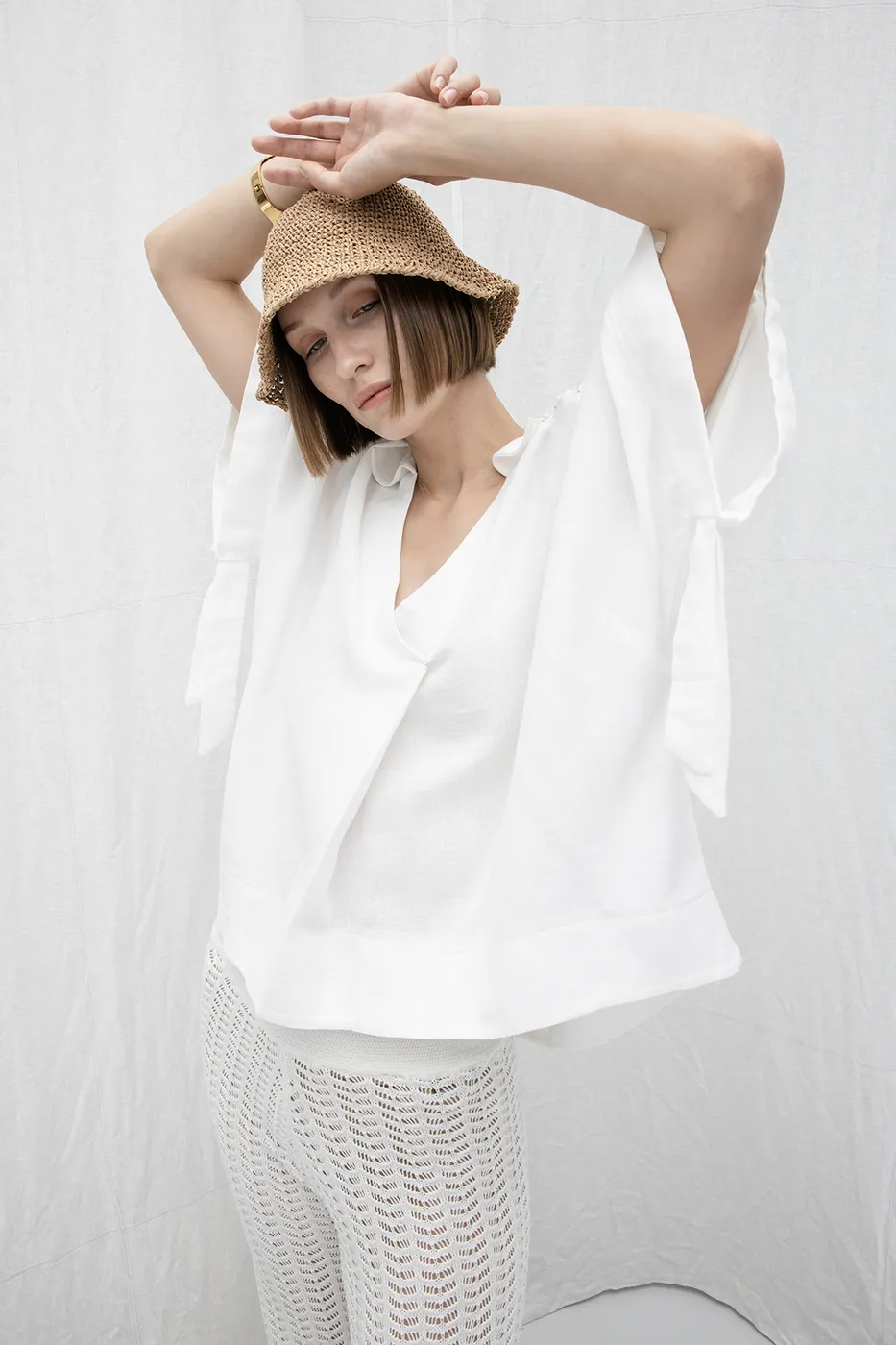 Bayan Ekru Dantel Detaylı Bluz