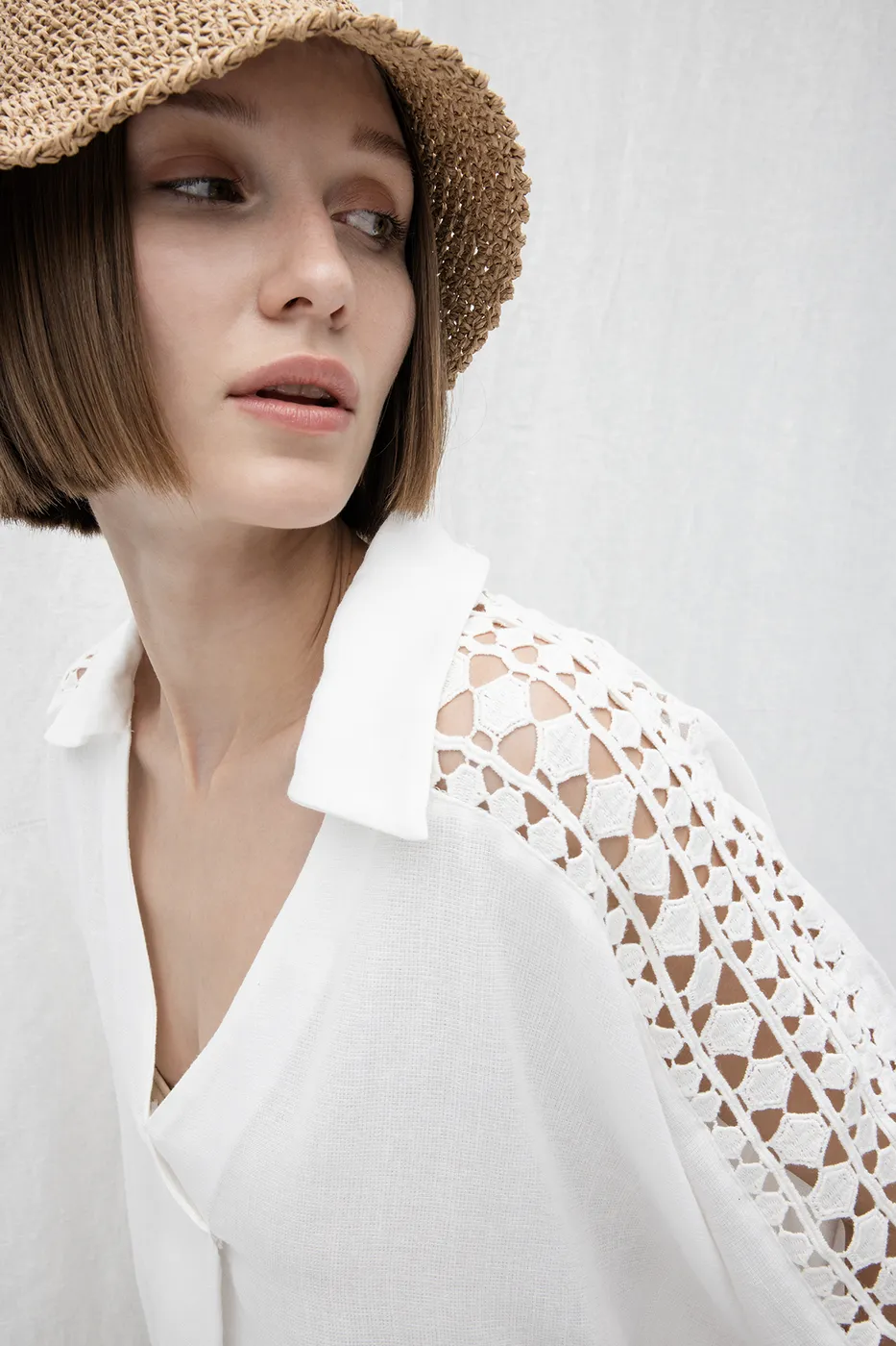 Bayan Ekru Dantel Detaylı Bluz