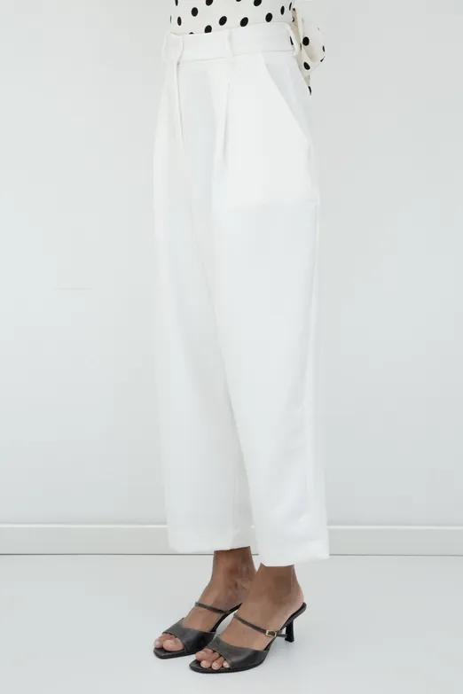 Bayan Beyaz Pileli Havuç Pantolon - BSL