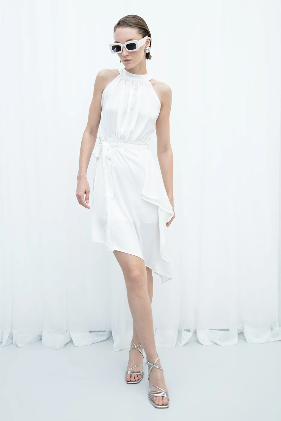 Bayan Ekru Asimetrik Etek Ucu Detaylı Saten Elbise